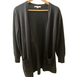 𝅺CLEO cozy black cardigan, drop pockets. Size L